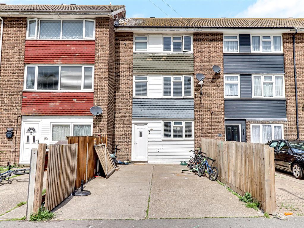 4 bed town house for sale in Fifth Avenue, Canvey Island SS8 Zoopla