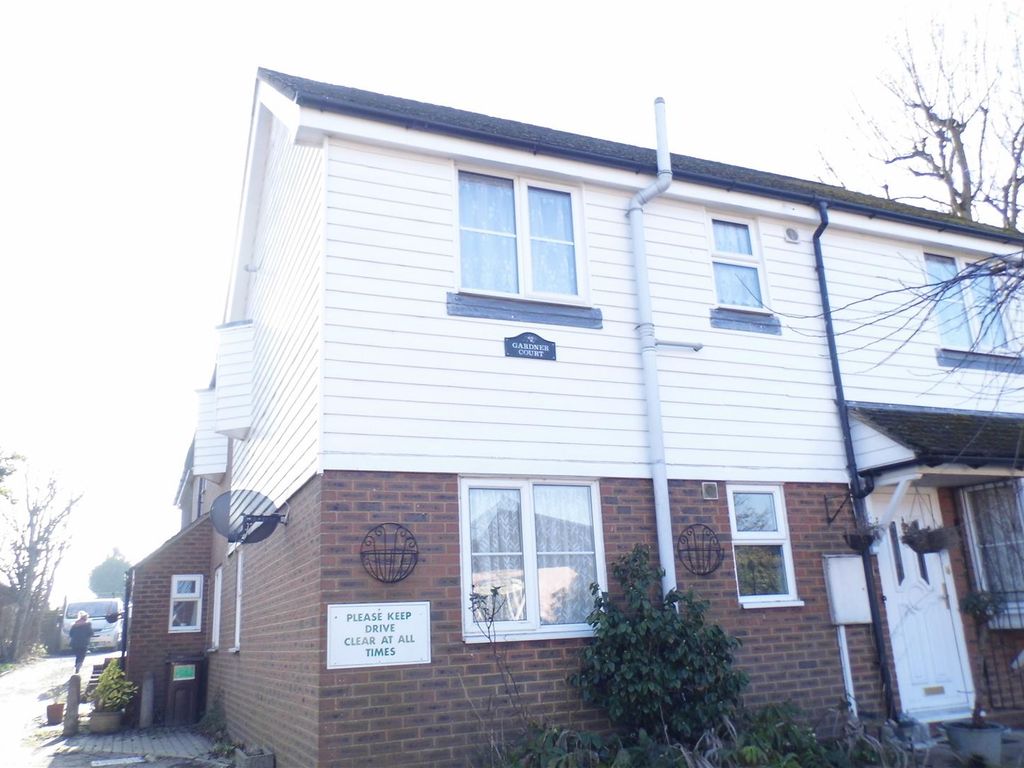 1 bed flat to rent in Gardner Street, Herstmonceux, Hailsham BN27, £625