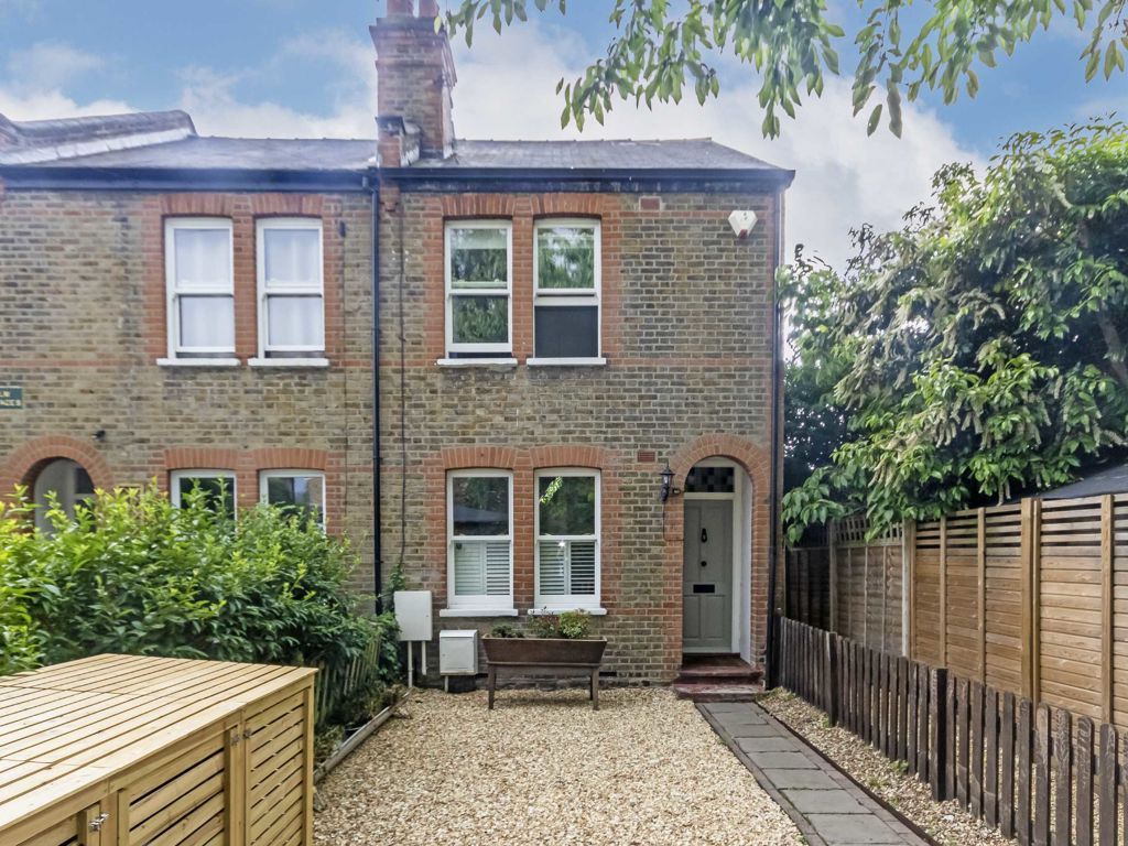 2 bed semidetached house to rent in Grove Footpath, Surbiton KT5 Zoopla