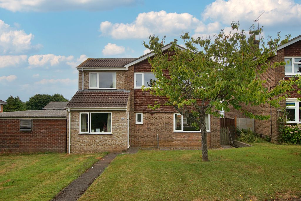 4 bed detached house for sale in Kestrel Close, Chipping Sodbury