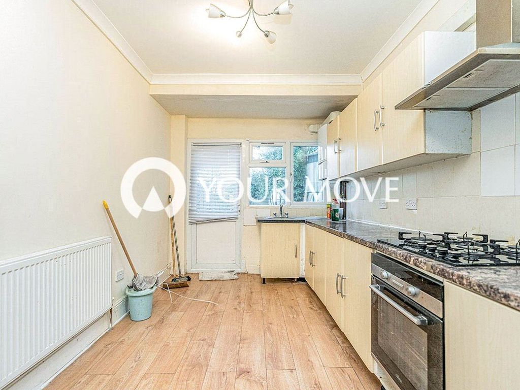 3 bed terraced house to rent in Canterbury Street, Gillingham, Kent ME7