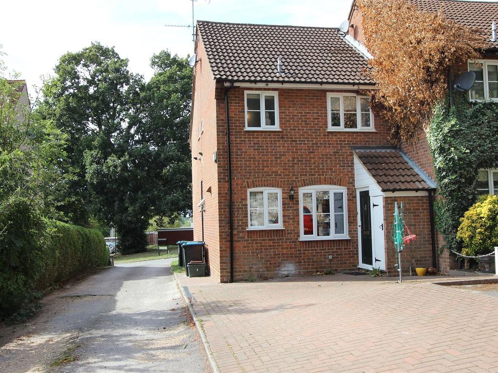1 bed property to rent in Andrews Close, Old Town, Hemel Hempstead HP2