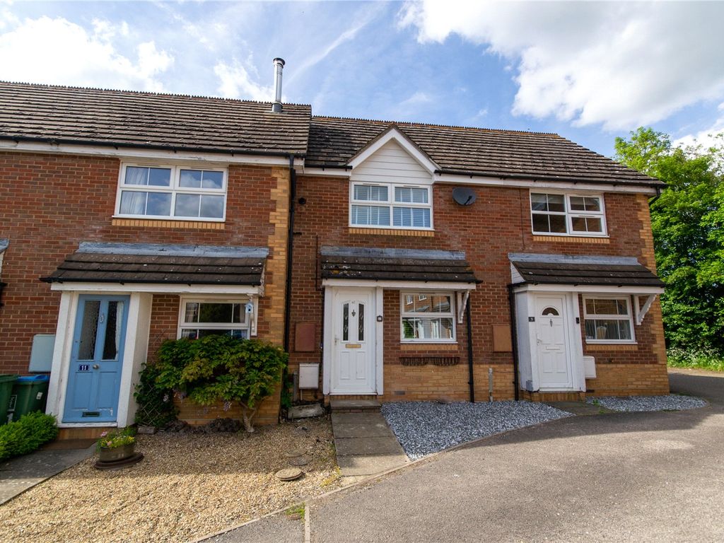 2 bed property for sale in Morris Court, Aylesbury, Buckinghamshire