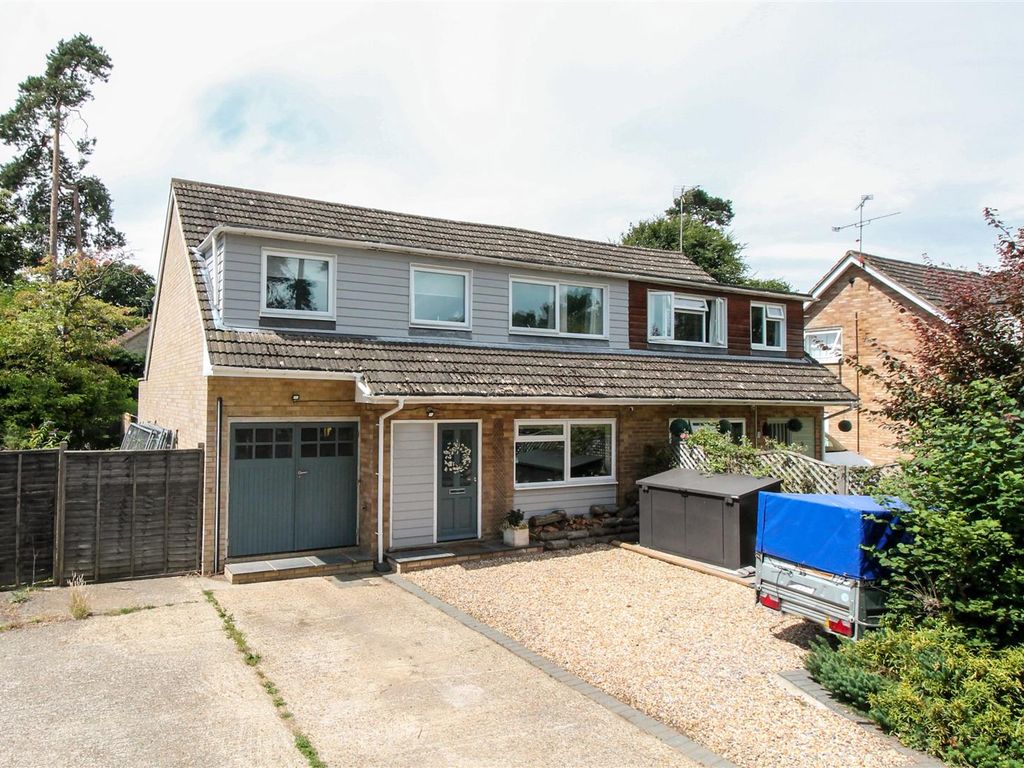 4 bed semidetached house for sale in Folly Close, Fleet GU52 Zoopla
