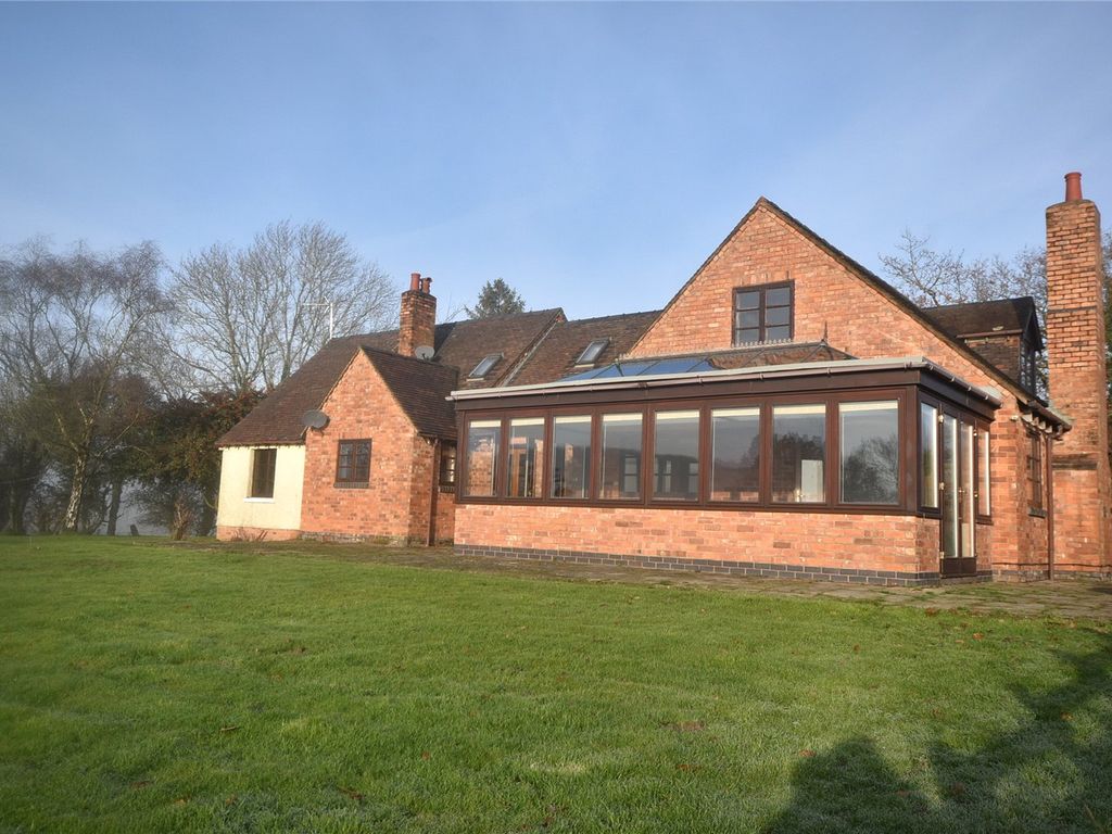 5 bed detached house to rent in Vinesend Lane, Cradley, Malvern