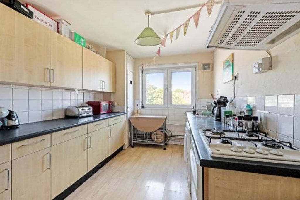 2 bed flat to rent in Binfield Road, London SW4, £1,950 pcm Zoopla