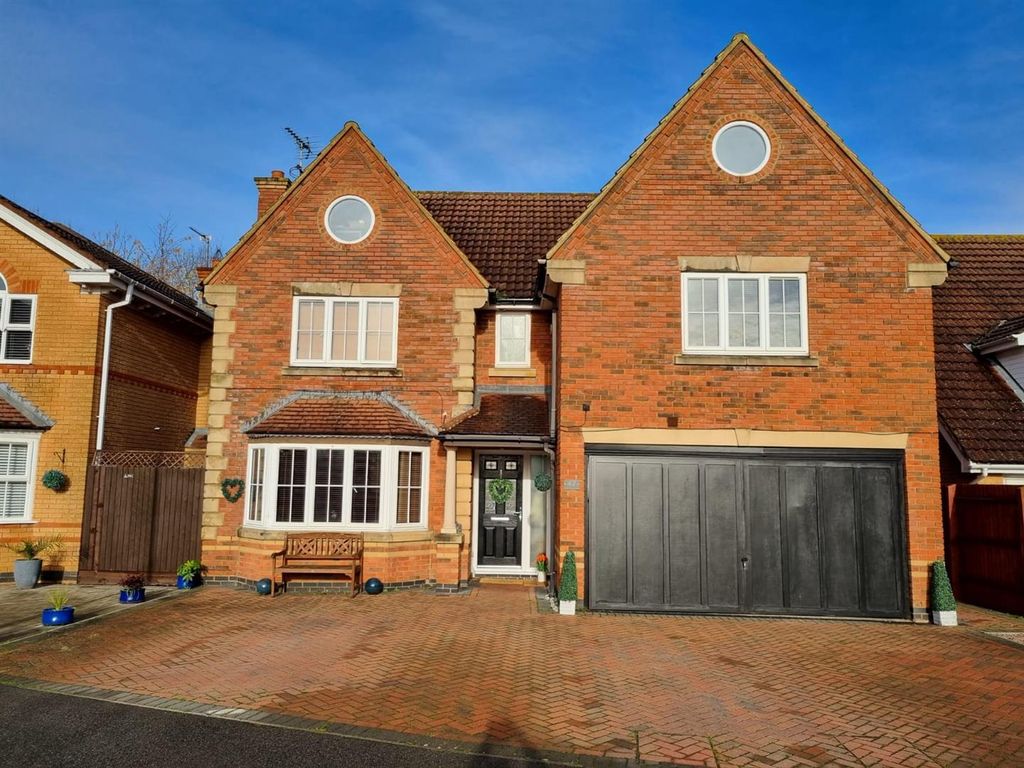 John Clare Close Brackley Norhtamptonshire NN13  