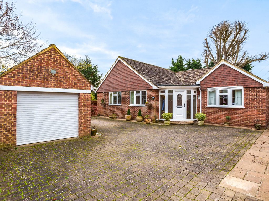 3 bed bungalow for sale in Staines Road, Laleham, StainesUponThames TW18, £875,000 Zoopla