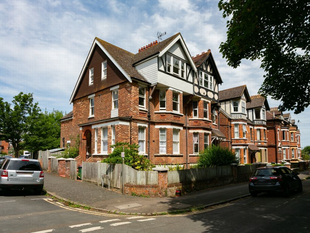 1 bed flat for sale in Broadmead Road, Folkestone CT19 Zoopla