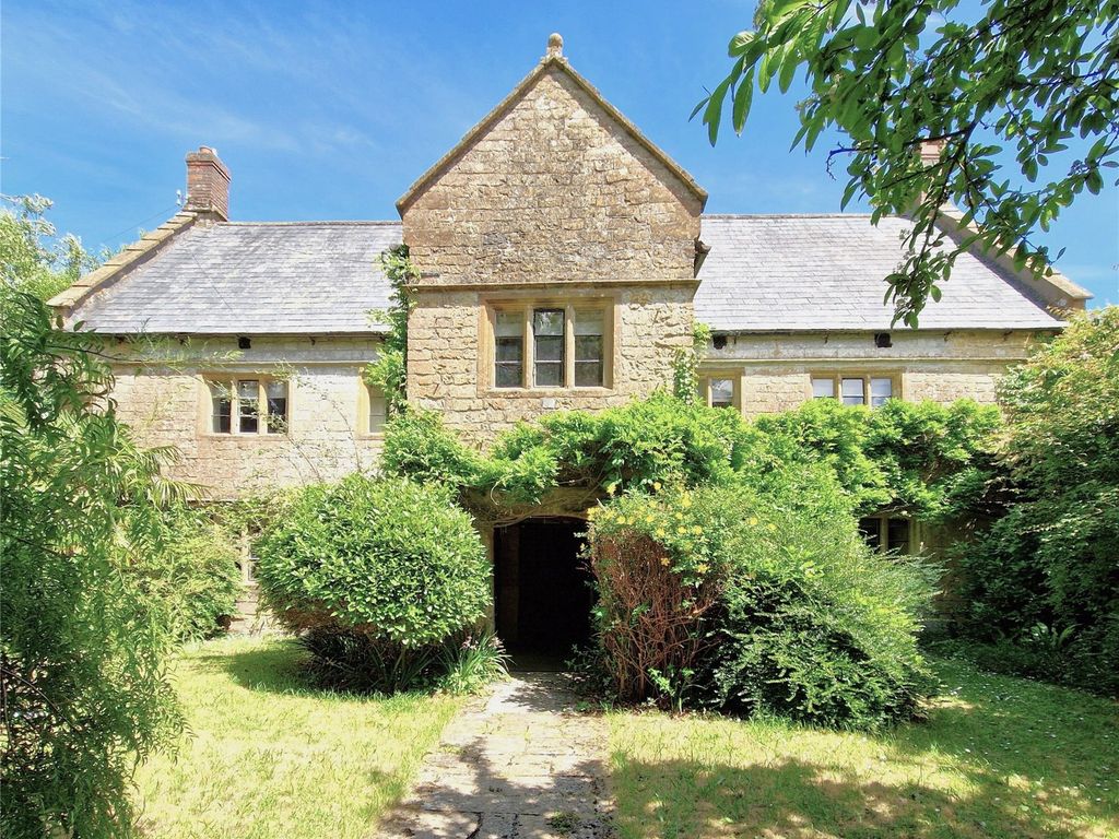 9 bed country house for sale in Middle Street, Misterton, Crewkerne