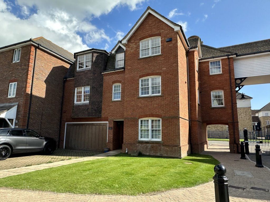 5 bed town house to rent in Belvedere, Eastbourne BN23, £2,450 pcm Zoopla
