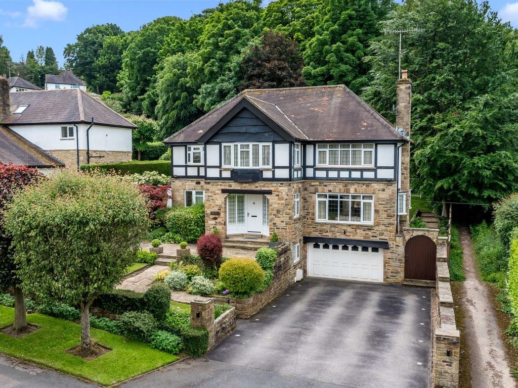 4 bed detached house for sale in Creskeld Drive, Bramhope, Leeds LS16