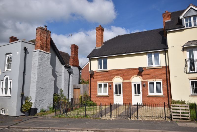 2 bed terraced house for sale in Swan Court, Burford, Tenbury Wells