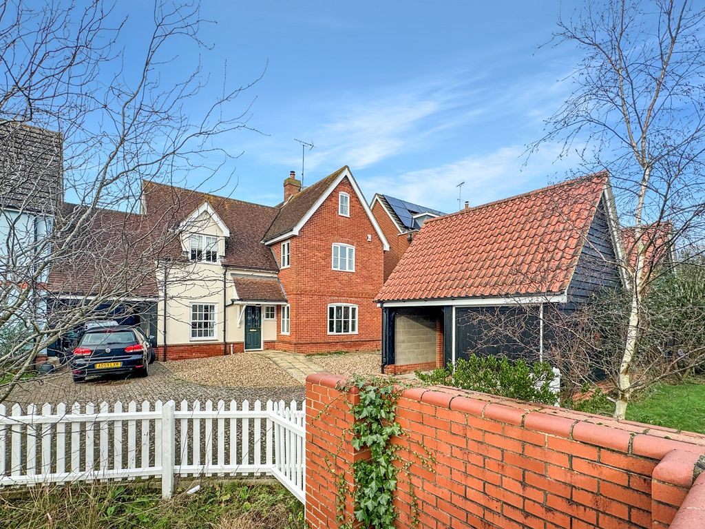 6 bed detached house for sale in Littlefield, Wivenhoe, Colchester CO7, £575,000 Zoopla