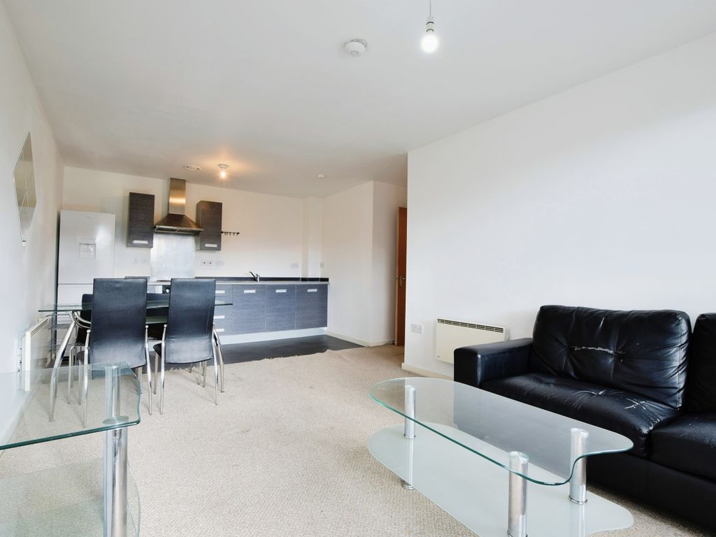 2 bed flat to rent in City Gate, Blantyre Street, Manchester M15, £