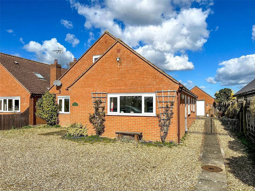 4 bed bungalow for sale in Ipswich Road, Brantham, Manningtree, Suffolk