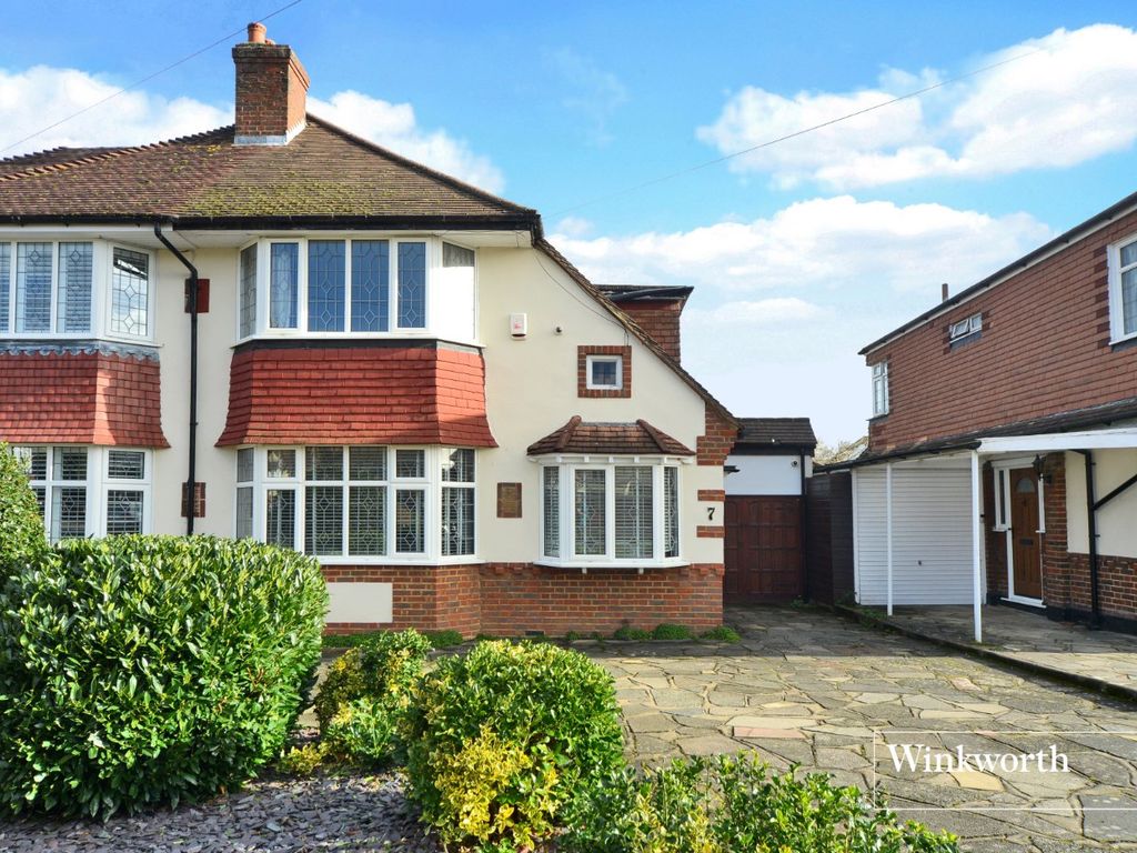 4 bed semidetached house for sale in Fairford Gardens, Worcester Park KT4, £825,000 Zoopla