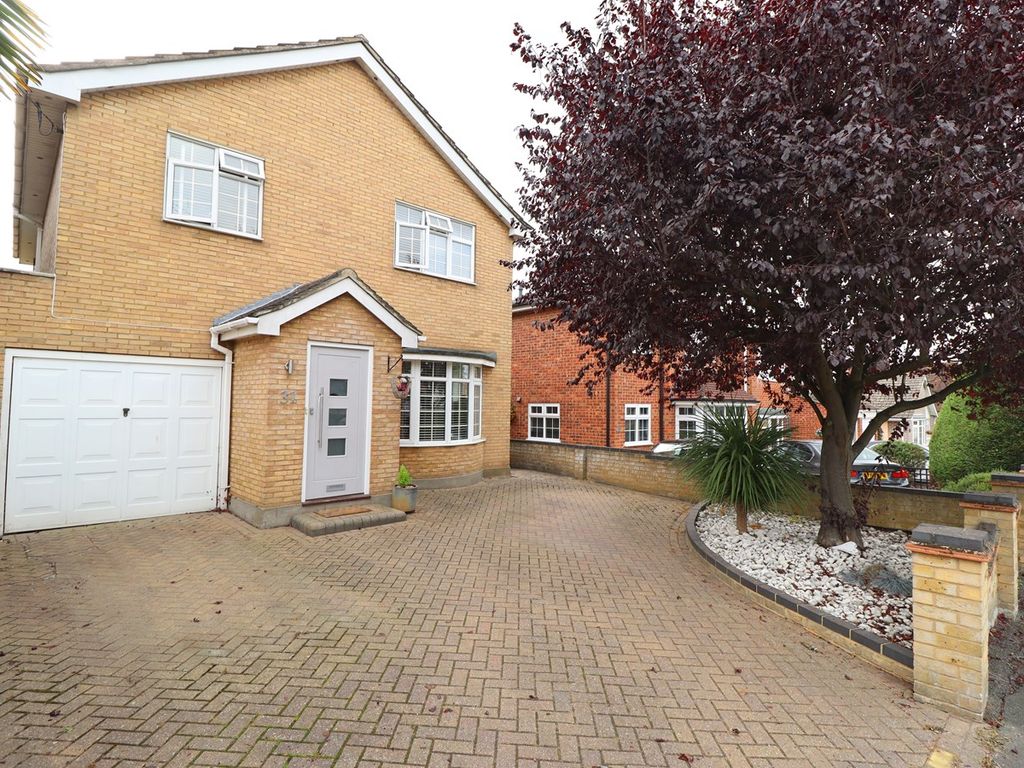 4 bed detached house for sale in Cheapside East, Rayleigh SS6, £600,000