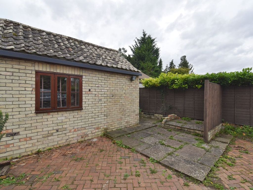1 bed bungalow to rent in High Street, Teversham, Cambridge CB1, £1,150