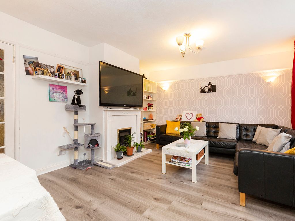 3 bed semidetached house for sale in Macclesfield Road, London SE25