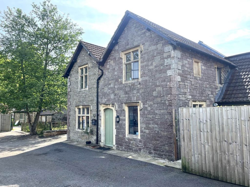 3 bed property to rent in Bibstone, WottonUnderEdge GL12, £1,550 pcm