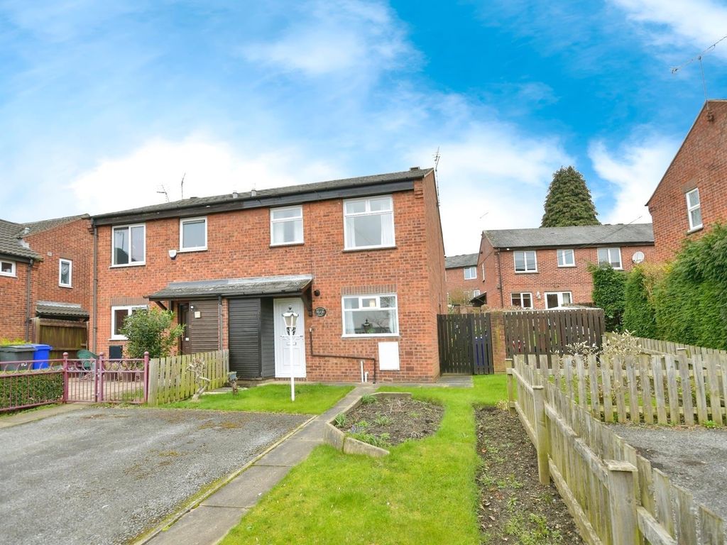 3 bed semidetached house for sale in Gloucester Street, Broomfield