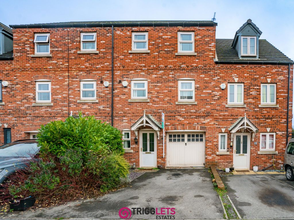 4 bed town house for sale in Parkgate, Goldthorpe, Rotherham S63, £