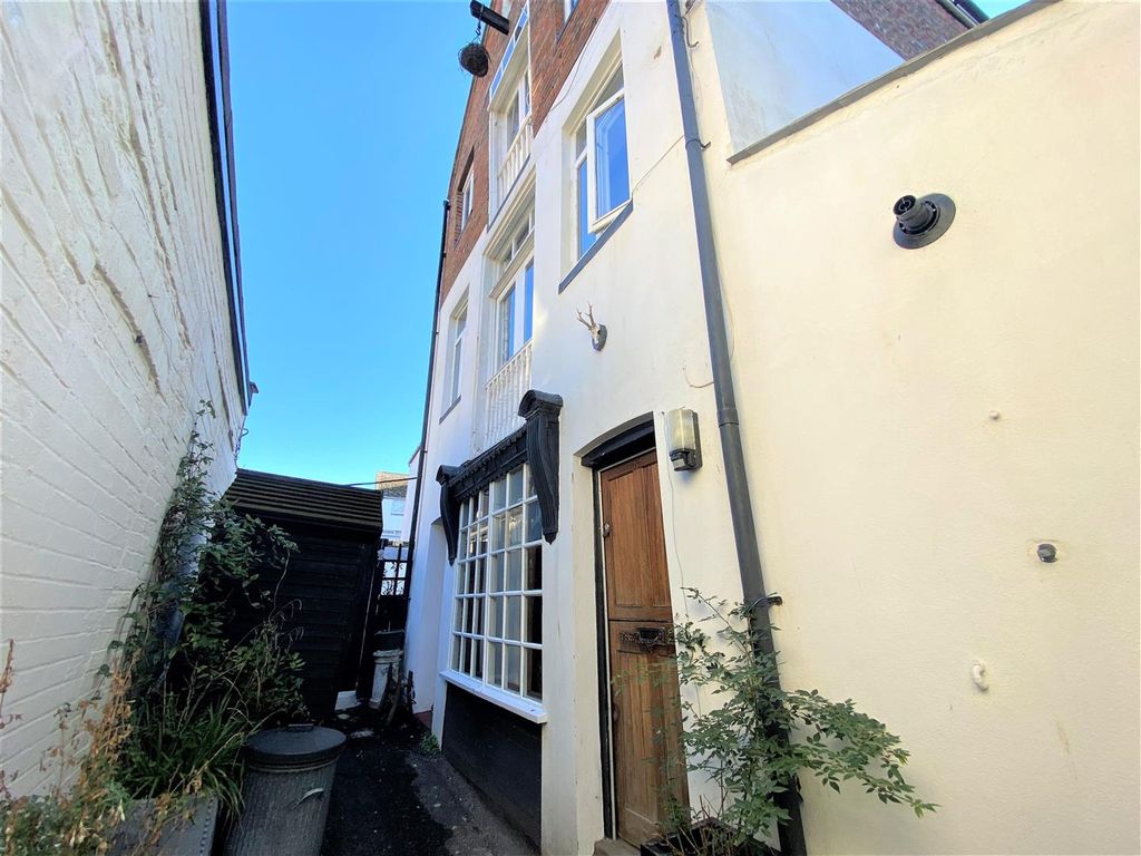 1 bed flat for sale in The Martlets, St. Helens Crescent, Hastings TN34