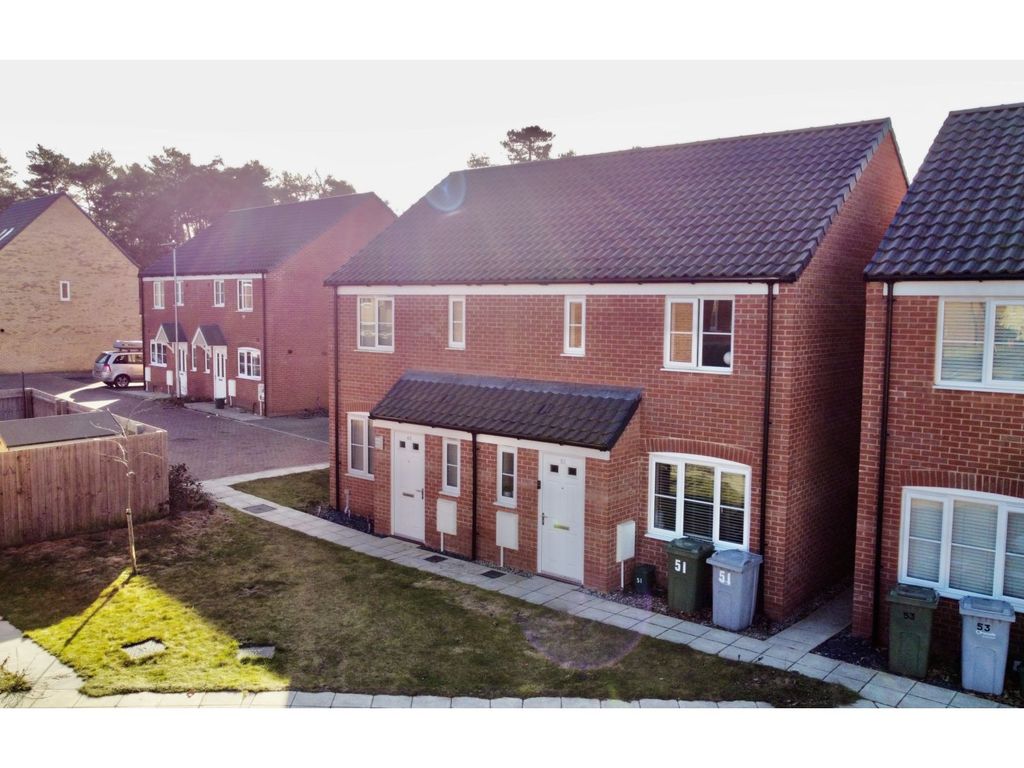 3 bed semidetached house for sale in Overstrand Way, Norwich NR7, £