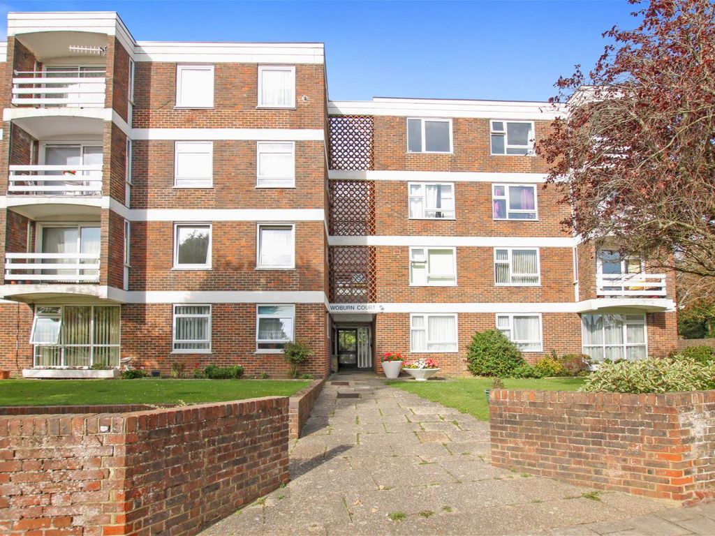 2 bed flat for sale in Woburn Court, Richmond Road, Worthing BN11, £