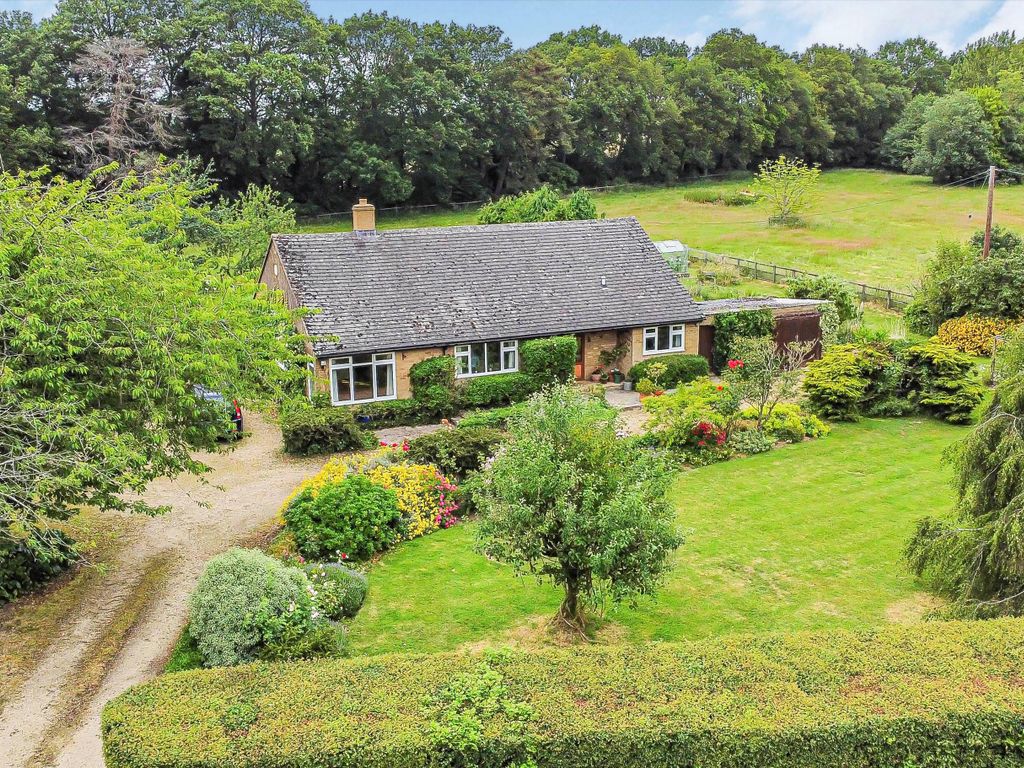 4 bed detached house for sale in Ramsden, Chipping Norton, Oxfordshire