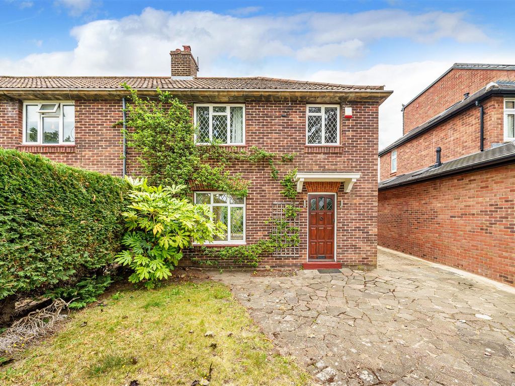 3 bed end terrace house to rent in Riverside Drive, Ham, Richmond TW10