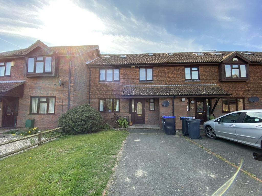 4 bed terraced house for sale in Esmonde Drive, Manston, Ramsgate CT12 Zoopla
