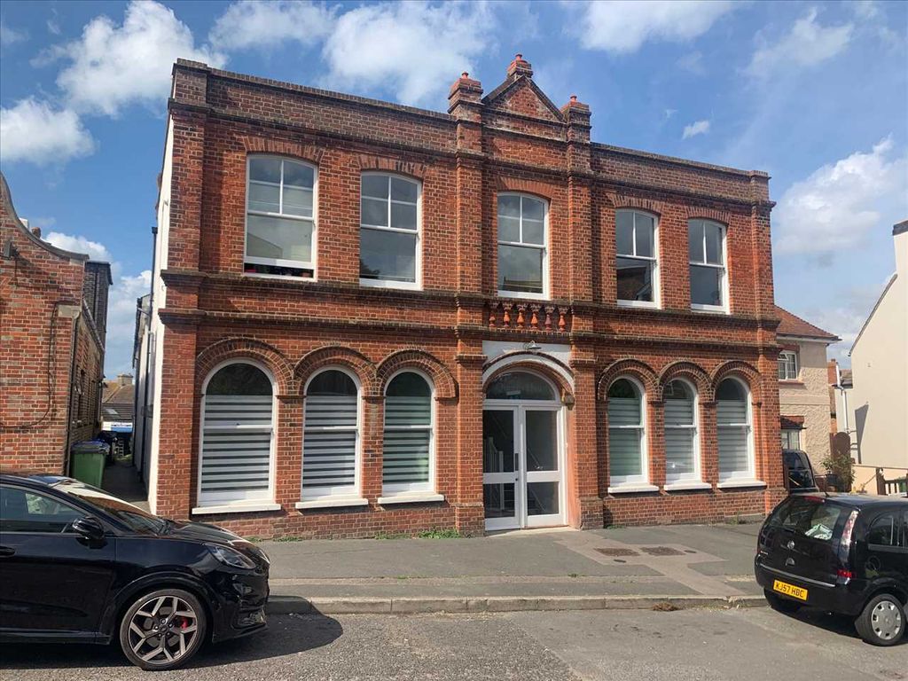 2 bed flat for sale in Broad Street, Seaford BN25 Zoopla