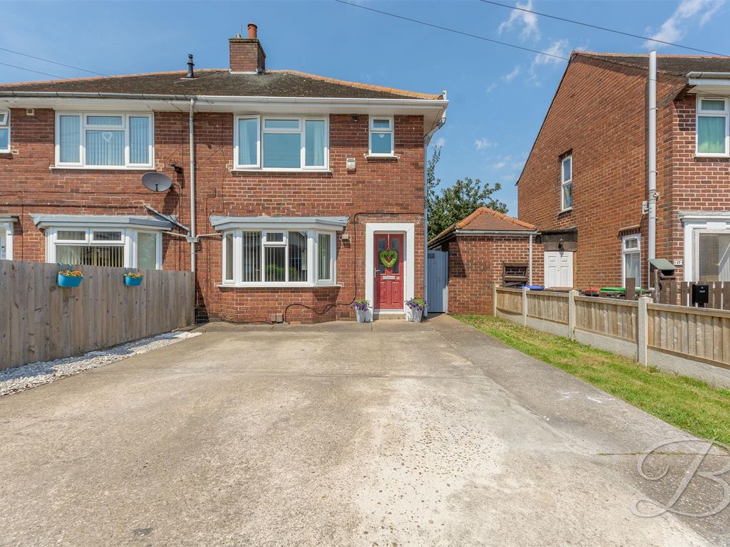 3 bed semidetached house for sale in Warnadene Road, SuttonIn