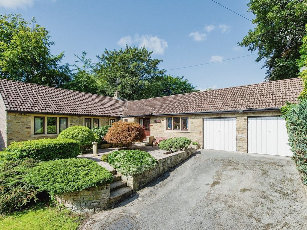 4 bed detached bungalow for sale in The Uplands, Mill Hill Lane