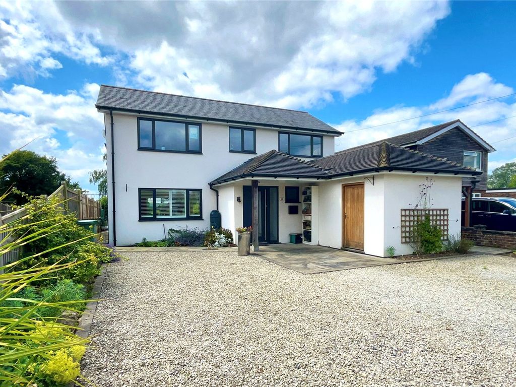 4 bed detached house for sale in Bell Lane, Staplehurst, Tonbridge