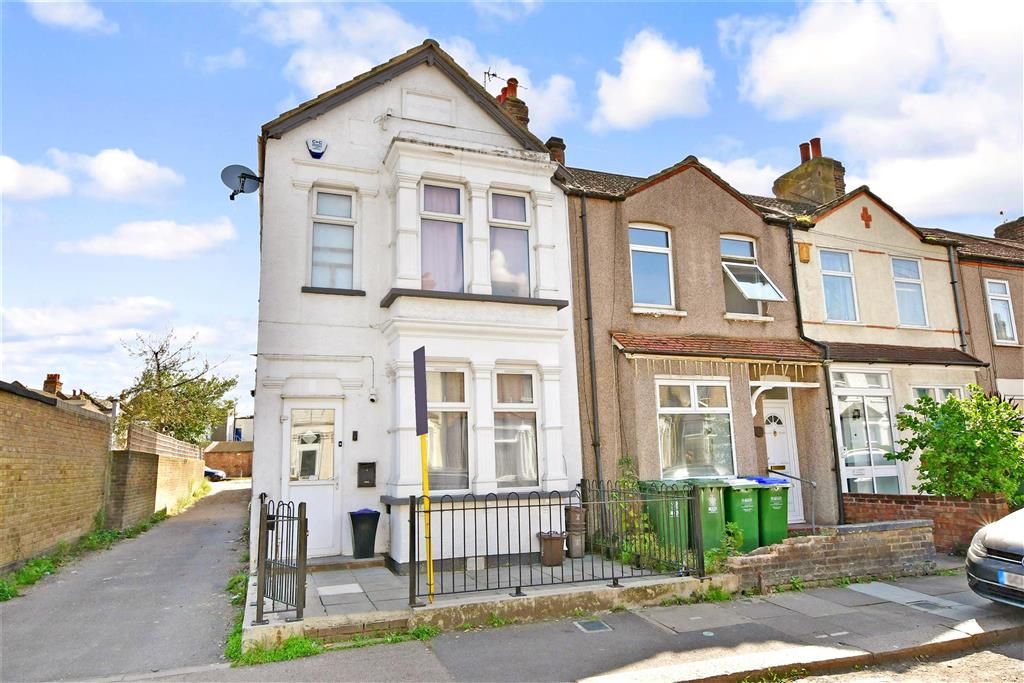 3 bed end terrace house for sale in Horsa Road, Erith, Kent DA8, £