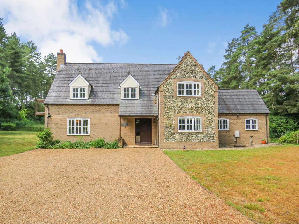 4 bed detached house for sale in Mundford, Thetford IP26 Zoopla