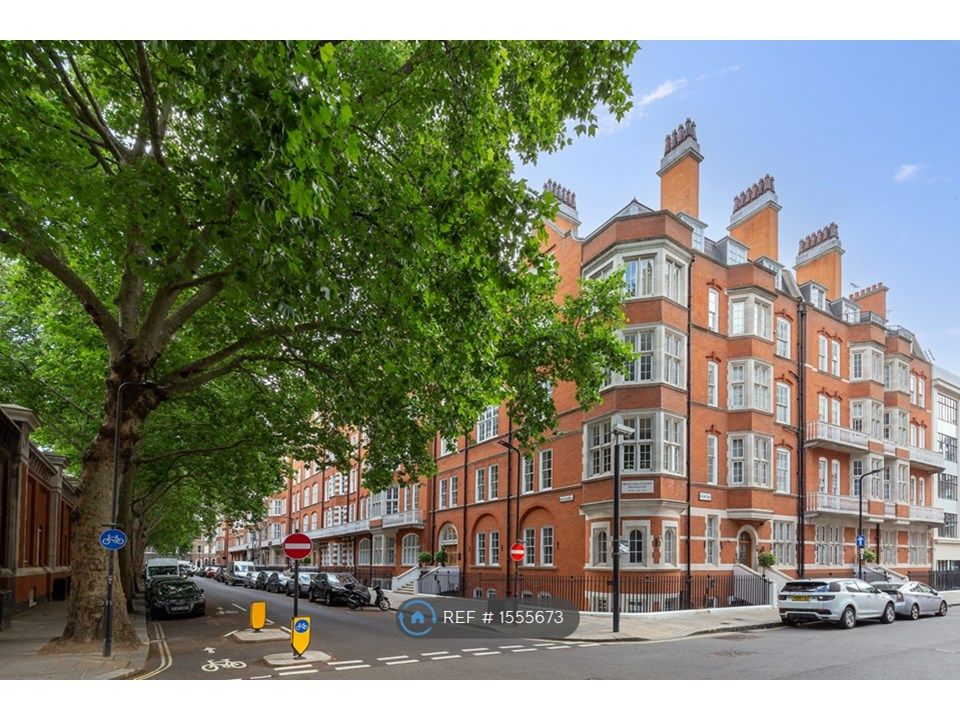 2 bed flat to rent in Bedford Court Mansions, London WC1B, £2,400 pcm