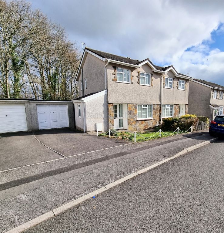 3 bed semidetached house for sale in Maple Drive, Brackla, Bridgend