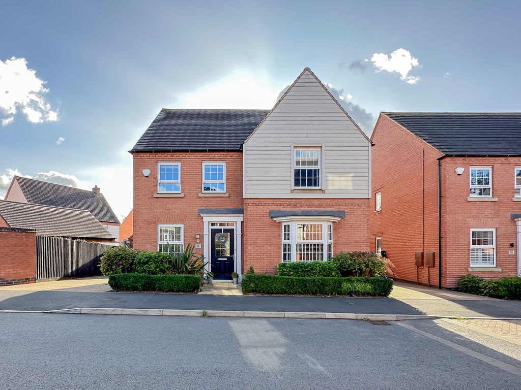 4 bed detached house for sale in Bluebell Way, Coalville LE67, £375,000