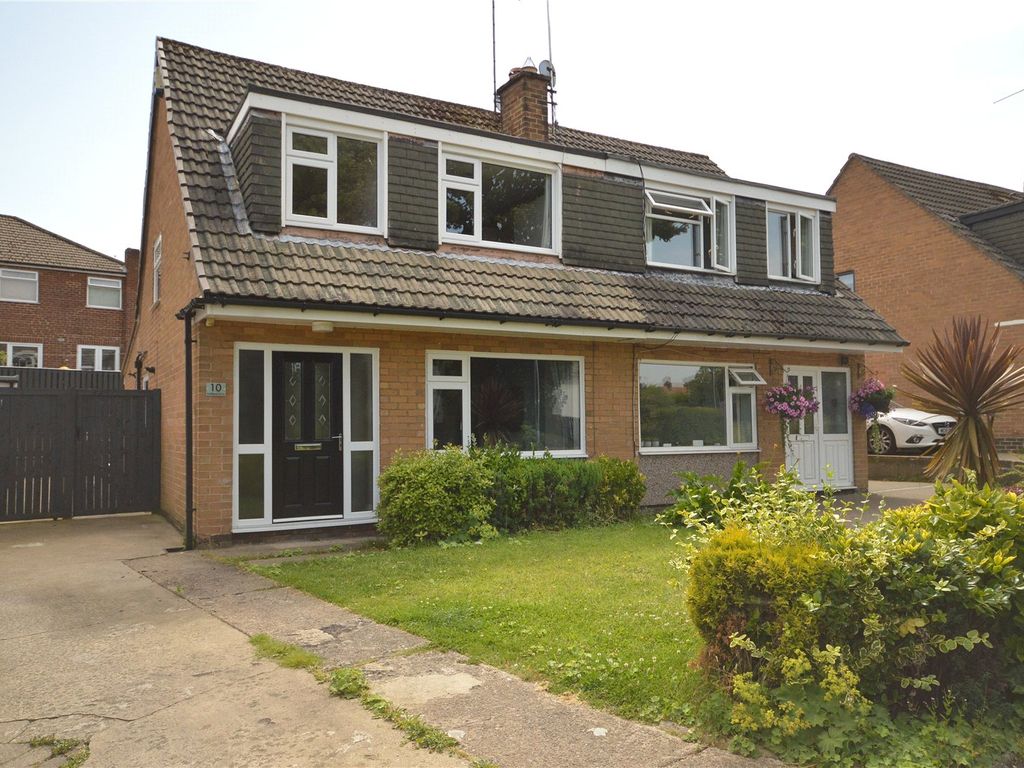 3 bed semidetached house for sale in Fieldhead Drive, Guiseley, Leeds