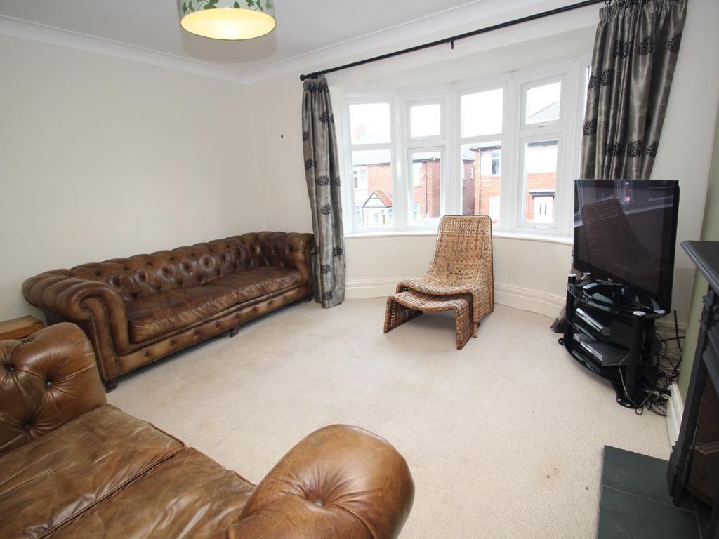 2 bed flat to rent in Guelder Road, High Heaton, Newcastle Upon Tyne