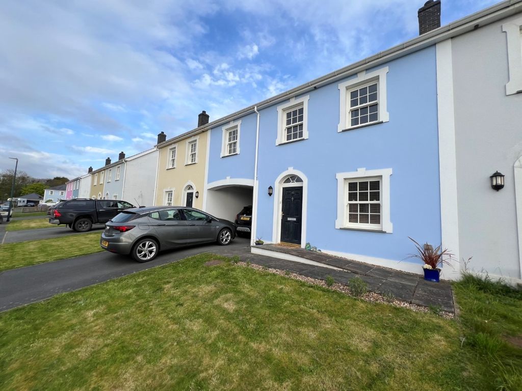 4 bed terraced house for sale in Stad Craig Ddu, Llanon, Nr Aberaeron