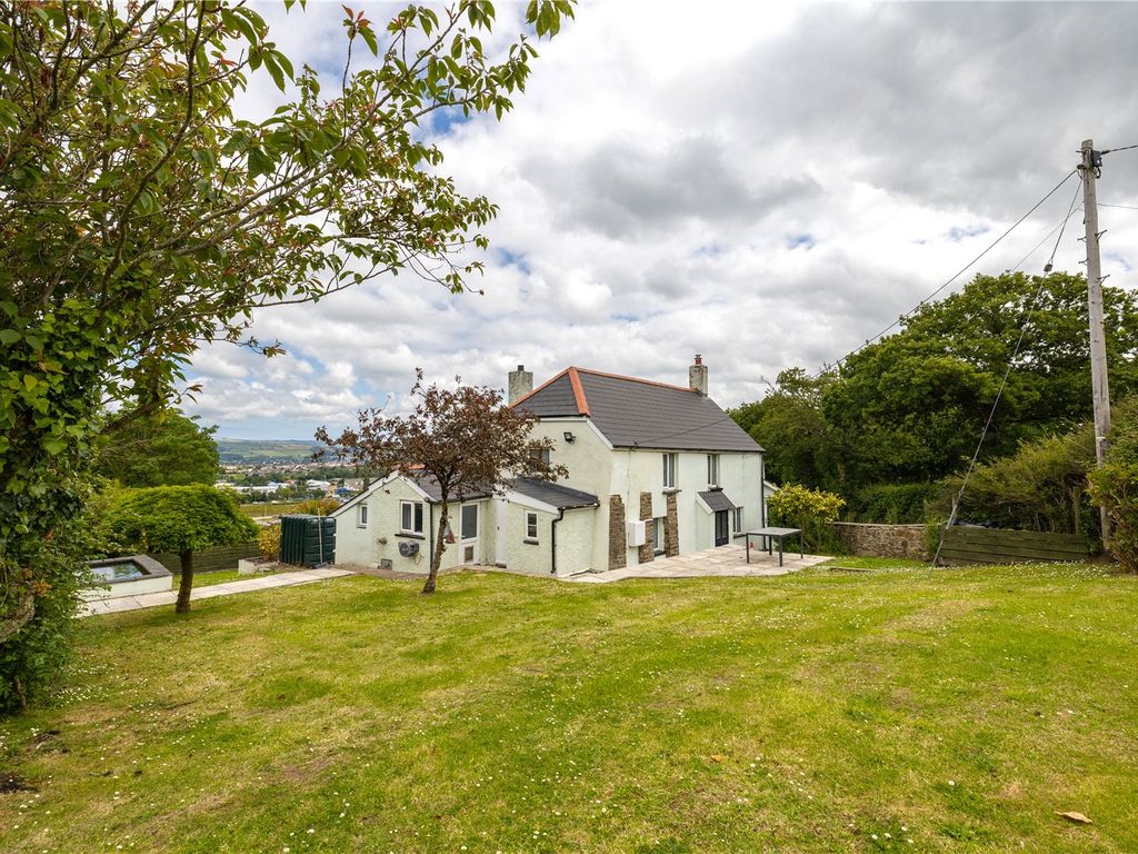 4 bed detached house for sale in Roundswell, Barnstaple EX31, £450,000 Zoopla