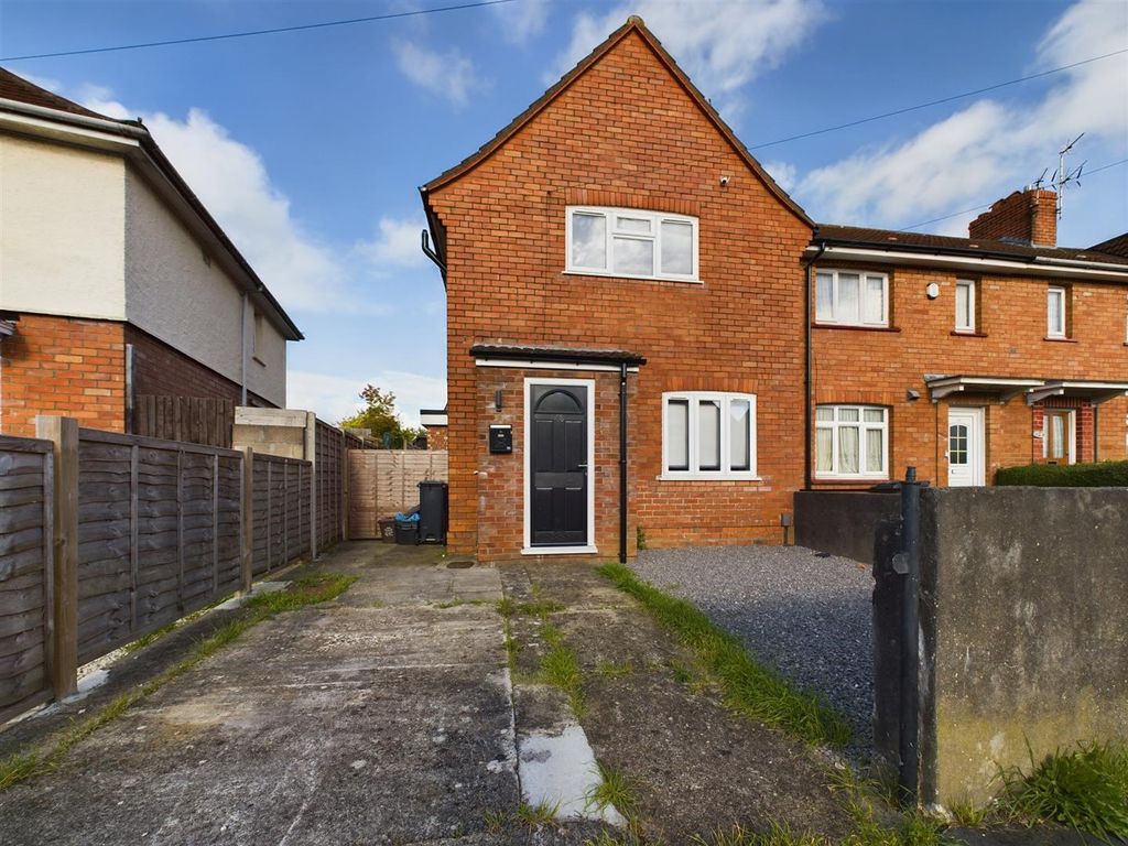 5 bed end terrace house to rent in Westleigh Road, Southmead, Bristol