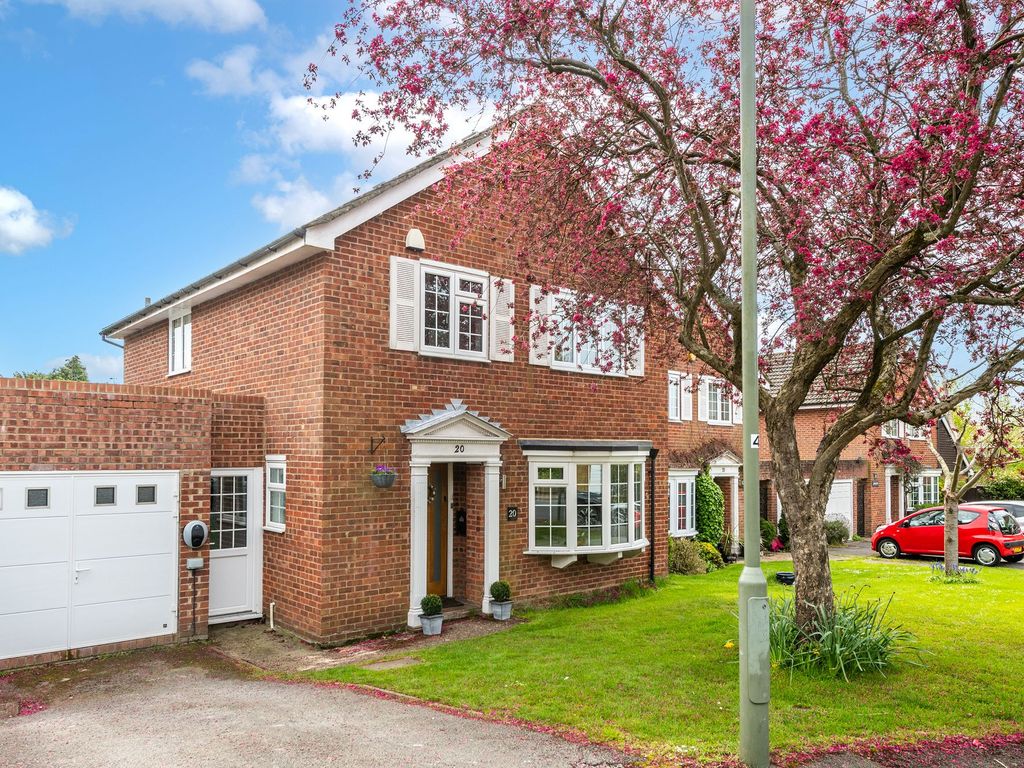 Detached house for sale in Oakfield Drive, Reigate RH2 Zoopla