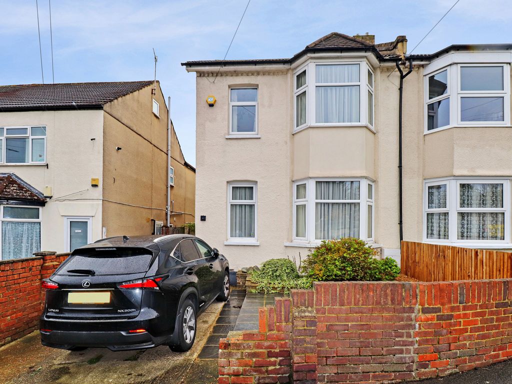 4 bed semidetached house for sale in St Augustines Road, Belvedere
