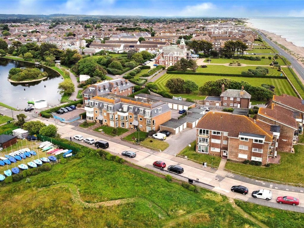 2 bed flat for sale in Sunnydown Court, Hendon Avenue, Rustington, Littlehampton BN16, £310,000